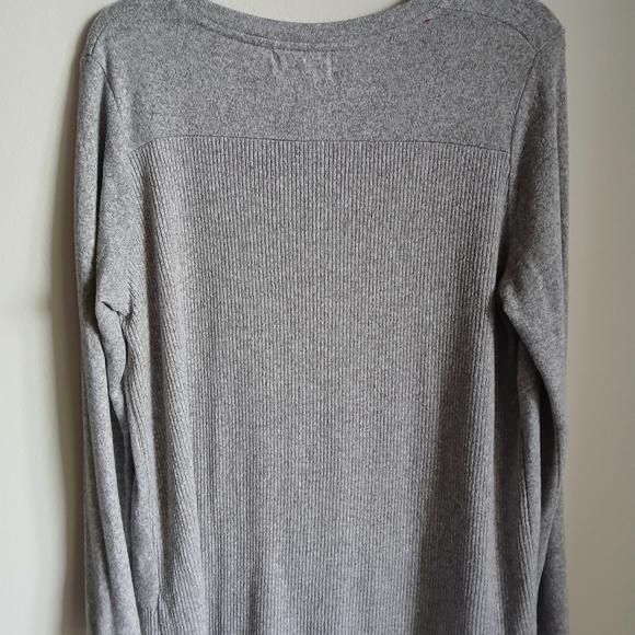 Thyme & Honey Gray Penguin Sweater Size Medium Christmas - Picture 8 of 10